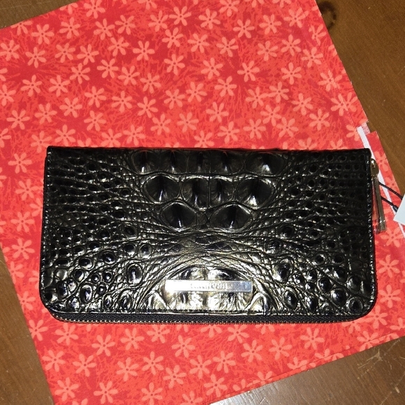 Brahmin Suri Wallet in Onyx Melbourne. NWT. - Picture 15 of 16